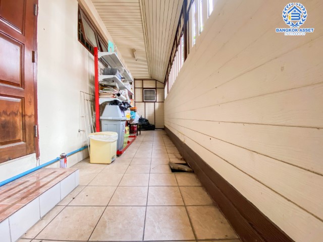 *****บ้านเดี่ยวมือสอง นนทบุรี ม.รติรมย์2 กาญจนาภิเษก เนื้อที่กว้าง 60 ตร.ว. มาพร้อมฟังก์ชัน 3 ห้องนอน 2 ห้องน้ำ 2 ที่จอดรถ ภายในกว้างขวาง พร้อมลากกระเป๋าเข้าอยู่ได้ทันที! ตั้งบนทำเลดี เดินทางสะดวก เชื่อมต่อถนนกาญจนาภิเษก ,ถนนราชพฤกษ์ ,ถนนนครอินทร์ และใกล้ทางด่วน "ศรีรัช" จองเลย!